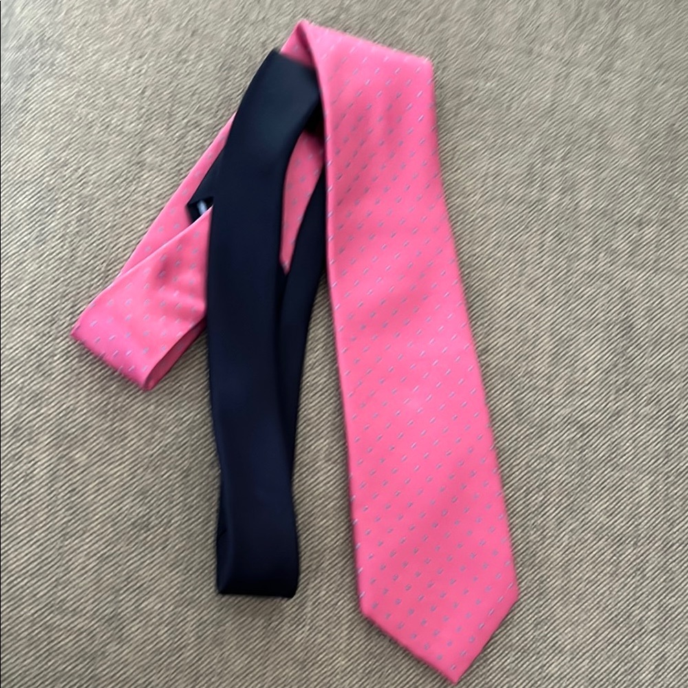 Tommy Hilfiger Pink with Light blue pot pattern Necktie